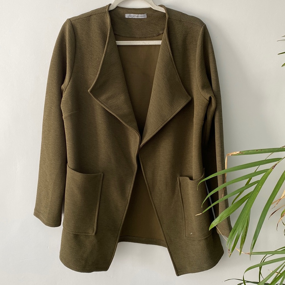 Arianna by Howard’s. Jacket. L/XL